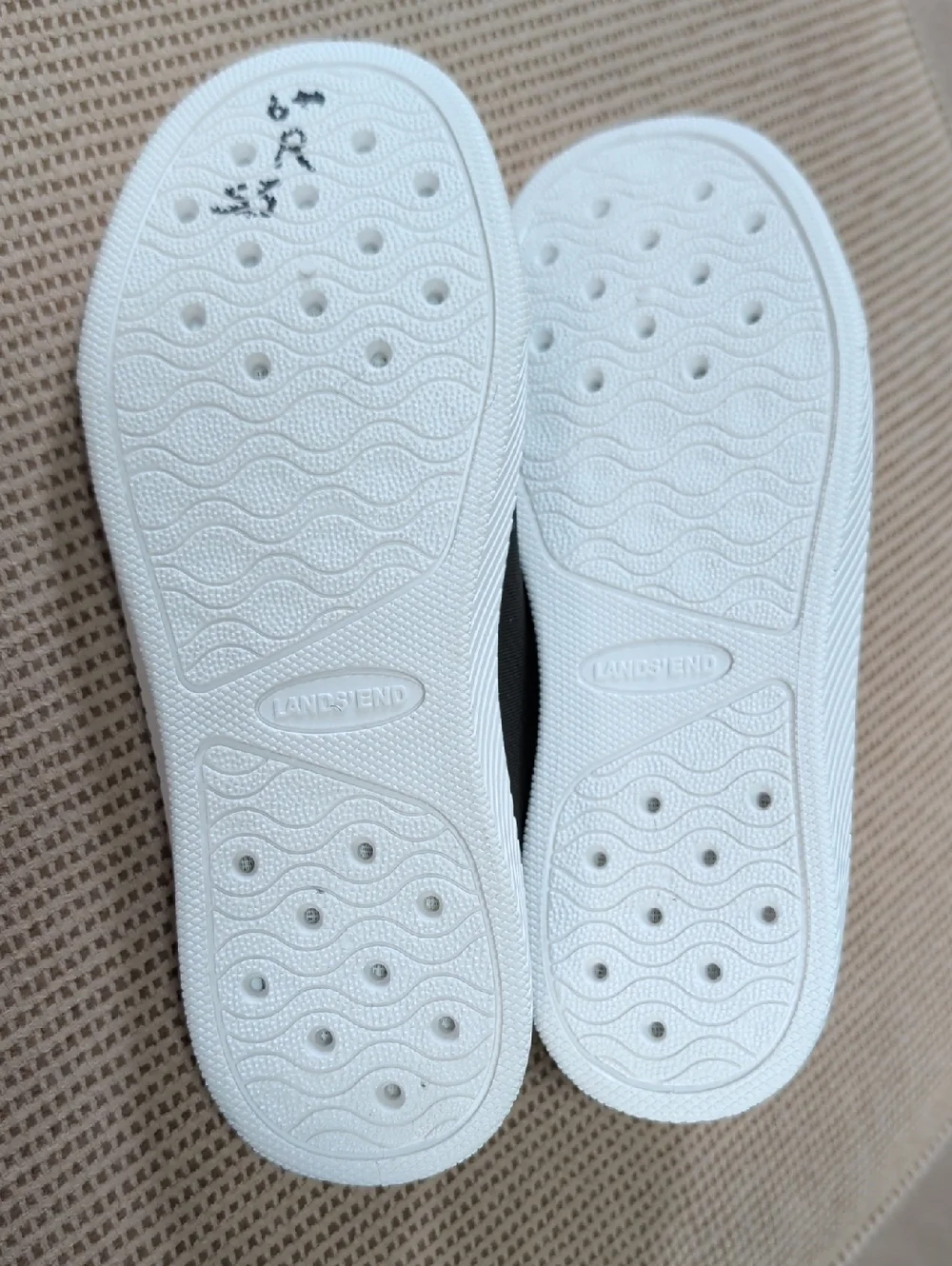 Lands End, Pull On Water Shoes. Size 2 NWT